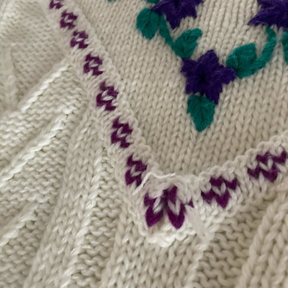 SOLD 🦋👵🏼Gramma knit sweater👵🏼🦋 - Picture 5 of 8